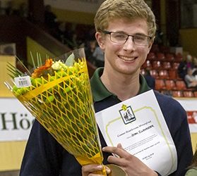 Johan Ellenrieder fick ta emot Gunnar Henriksson-stipendiet under Breeders Trophy